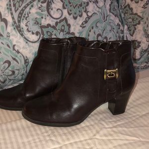 Covington brown merlo bootie boots  size 6 M